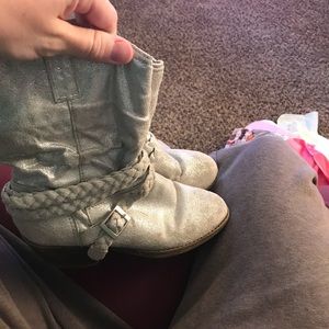 Justice size 1 boots sliver
